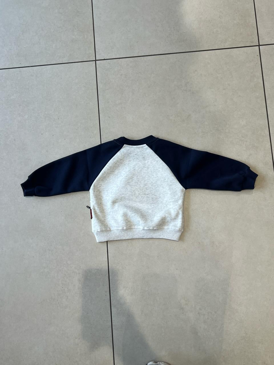 T shirt Hello Kitty Raglan Sweatshirt with 3D Bow – Navy & Grey