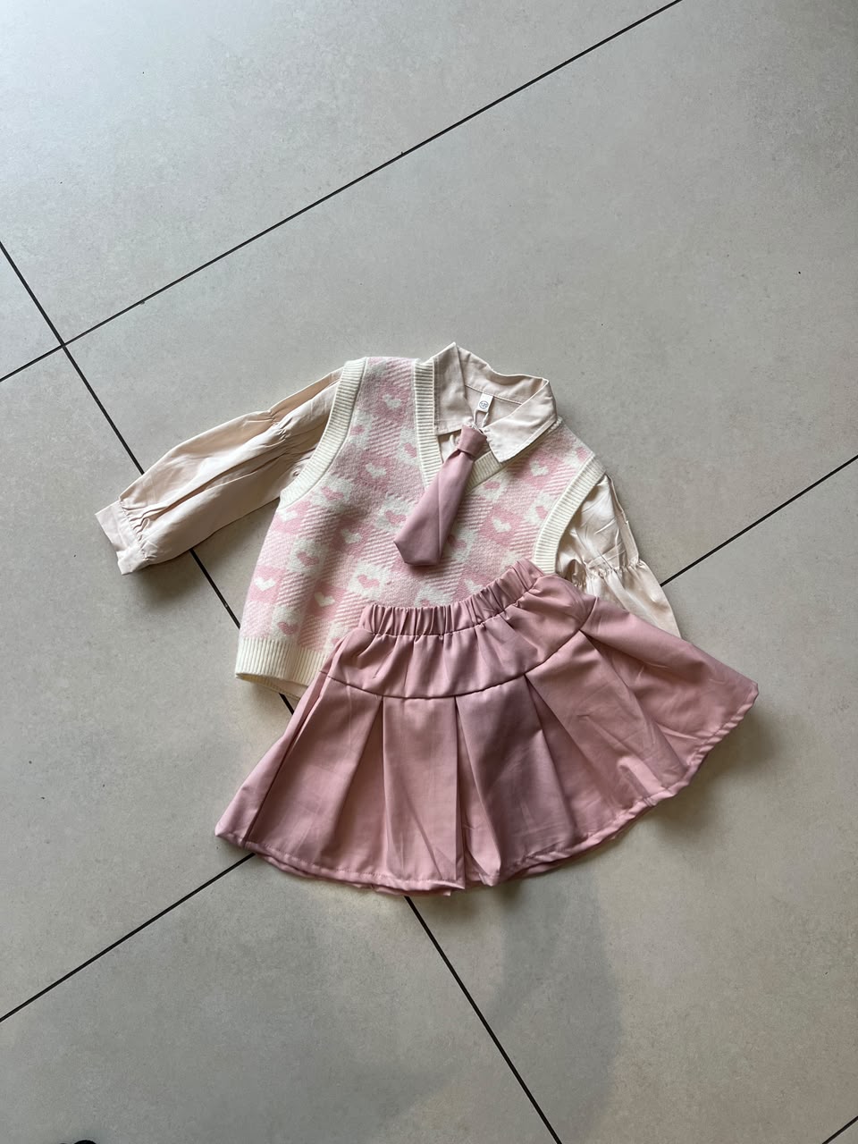 Coordinated Top and Bottom Casual Set for Girls | Ages 4–5, collar detail, aataa kidd