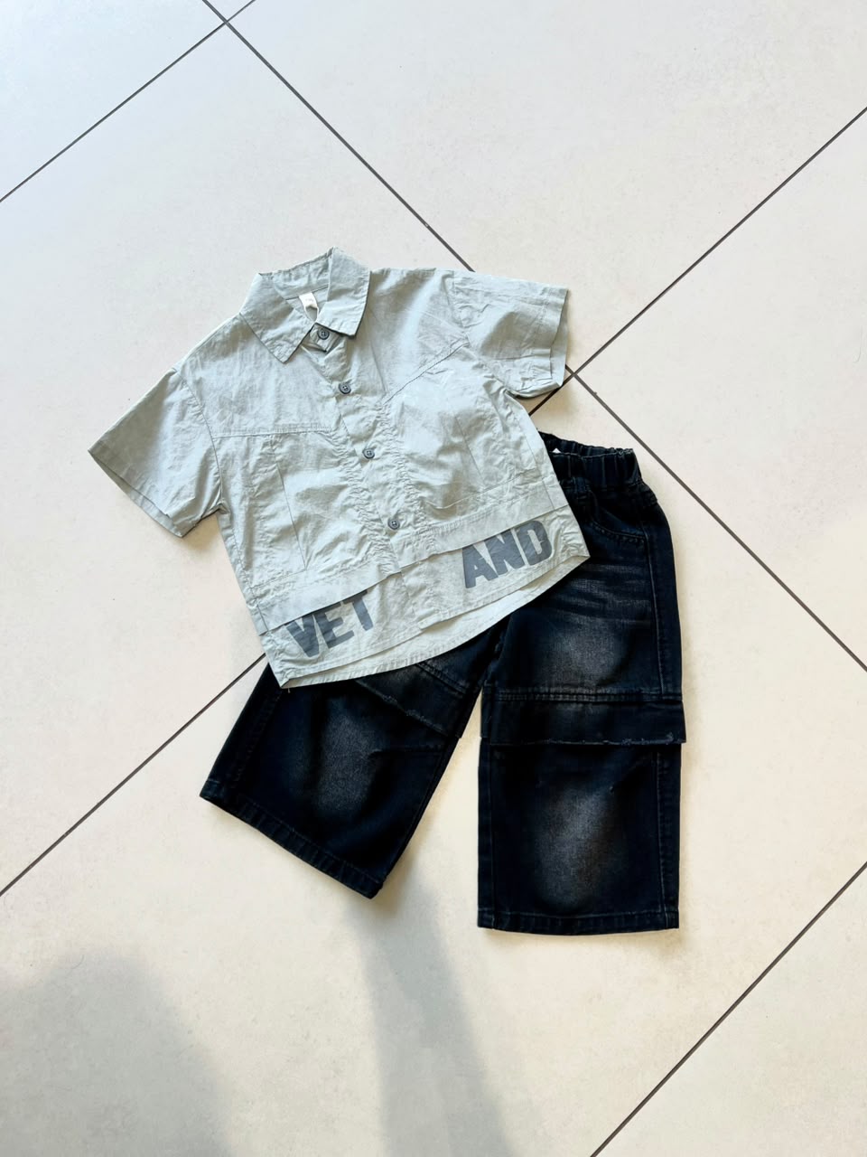 Classic Button-Down Casual Shirt for Boys | Ages 2–3, collar detail, aataa kidd